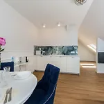 Czwarte Pietro Apartment *