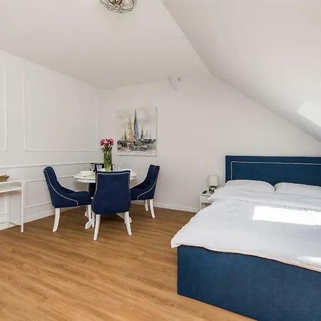 Czwarte Pietro Apartmán *